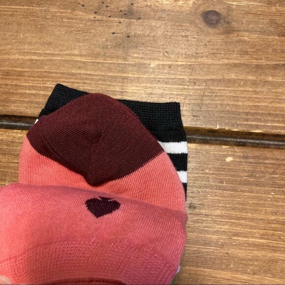 Kate Spade 3 Pair Crew Socks White Black Leopard Striped Pink NWT - Picture 7 of 11